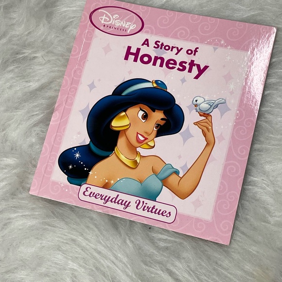 Disney Princess Books (7 Disney princesses) - Picture 10 of 12